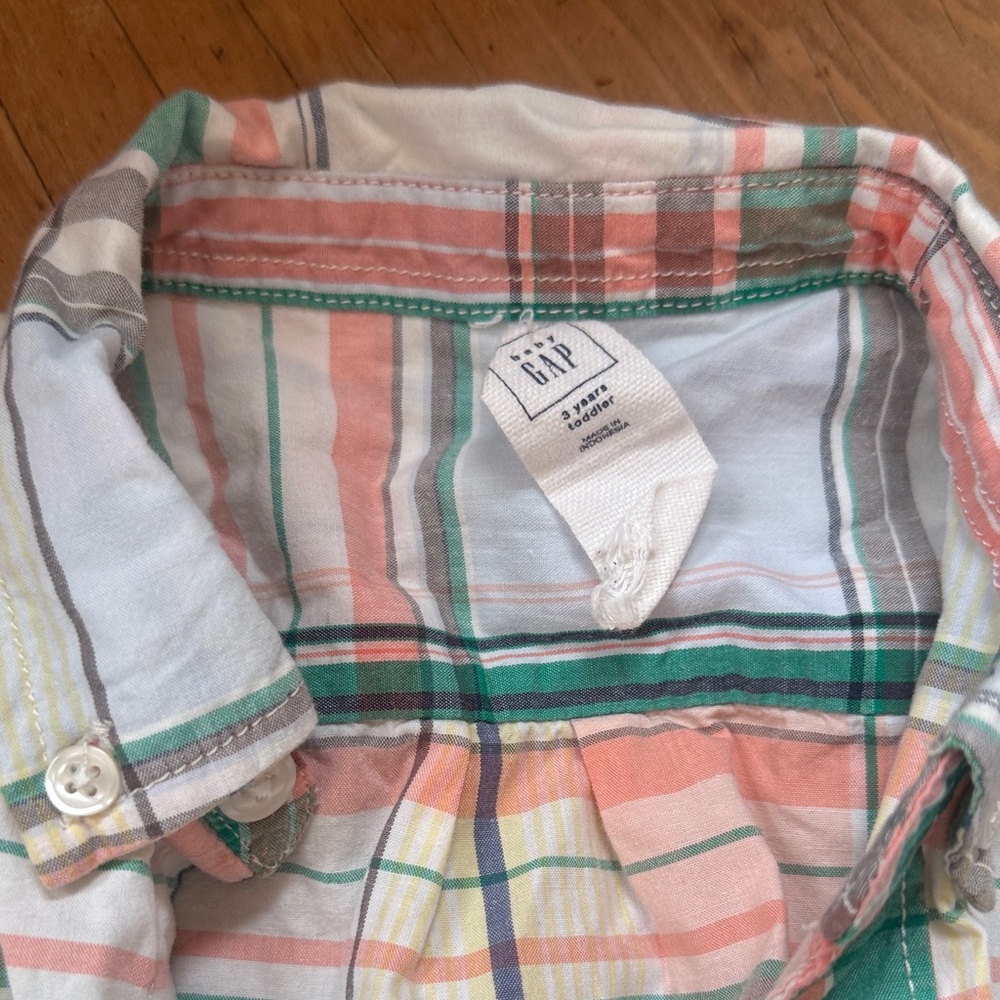 Gap Kids outfit - Plaid Shirt - Green, Pink, White, sweater and cargo pants - Picture 3 of 7